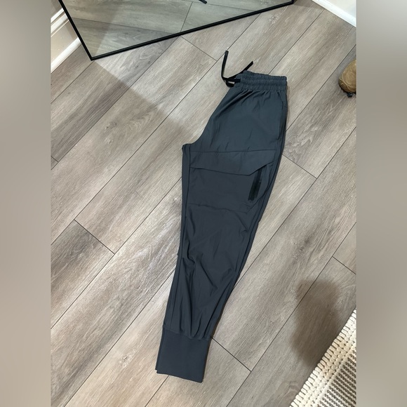 AHA Active Men’s Jogger - Buttery Soft / Lightweight - Size Large - Picture 1 of 6